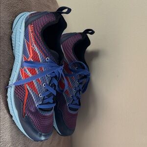 Merrell women’s size 9 trail / runners